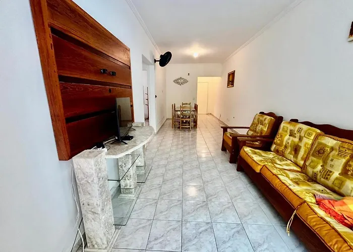 Apto próximo da praia com garagem Ubatuba